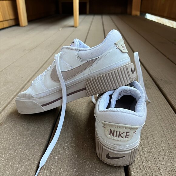 Women's Nike Court Legacy Lift Sneakers - Picture 2 of 3